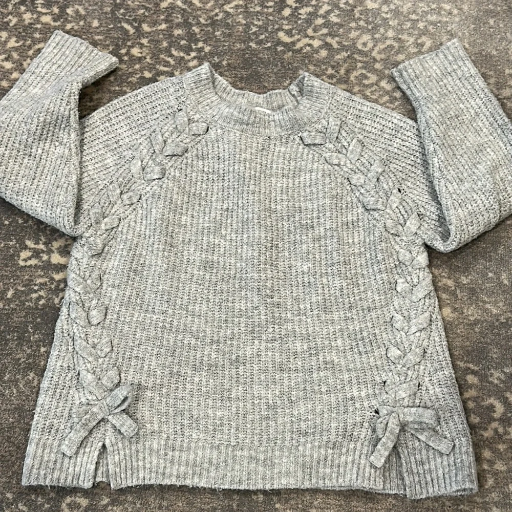 ZARA FANCY COLLECTION GRAY LACED UP SWEATER KIDS